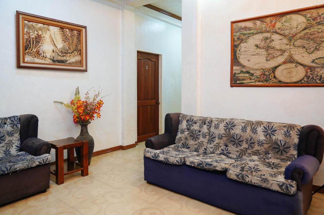 C Star Travellers Inn Oslob Dış mekan fotoğraf