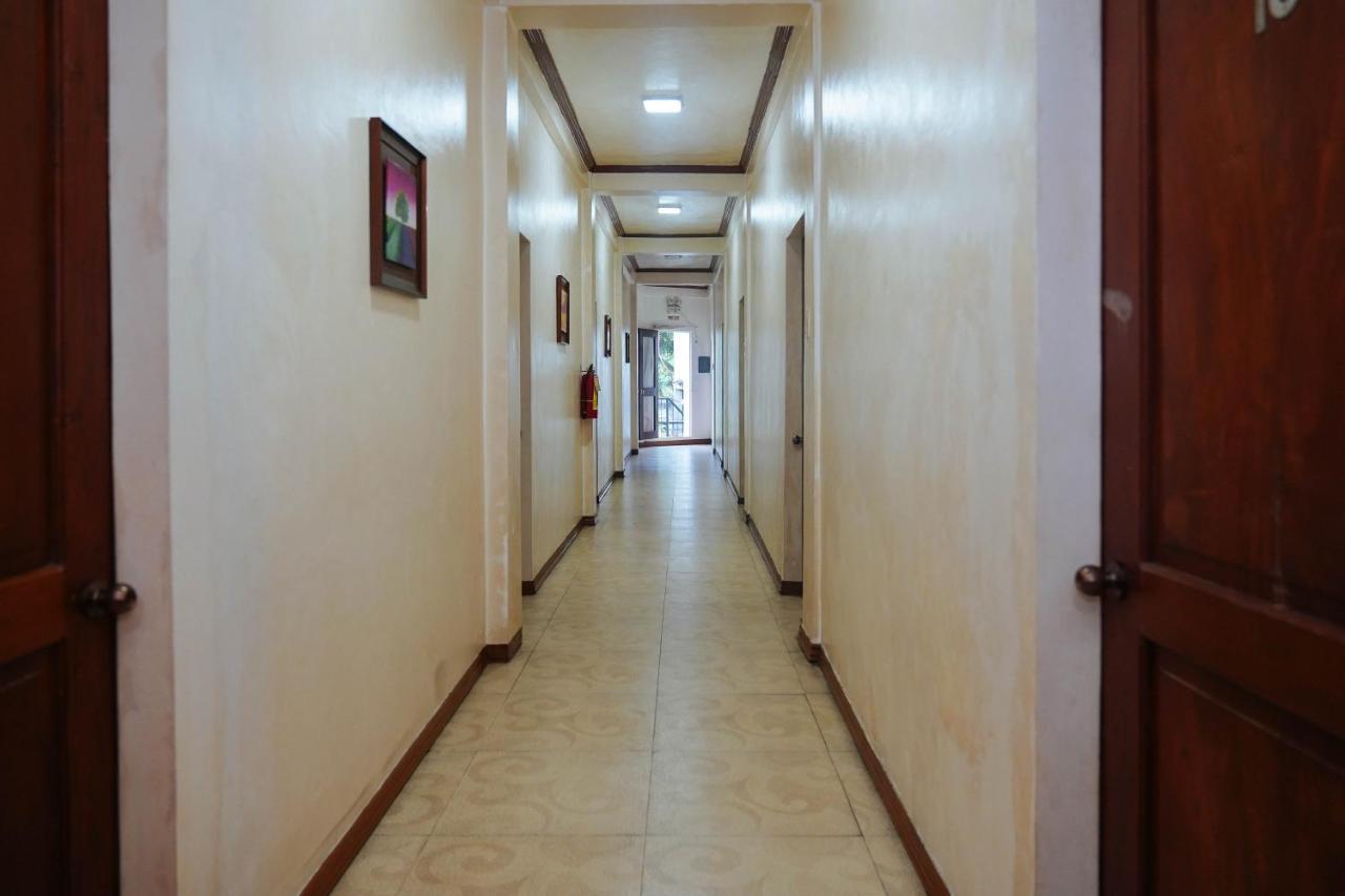 C Star Travellers Inn Oslob Dış mekan fotoğraf