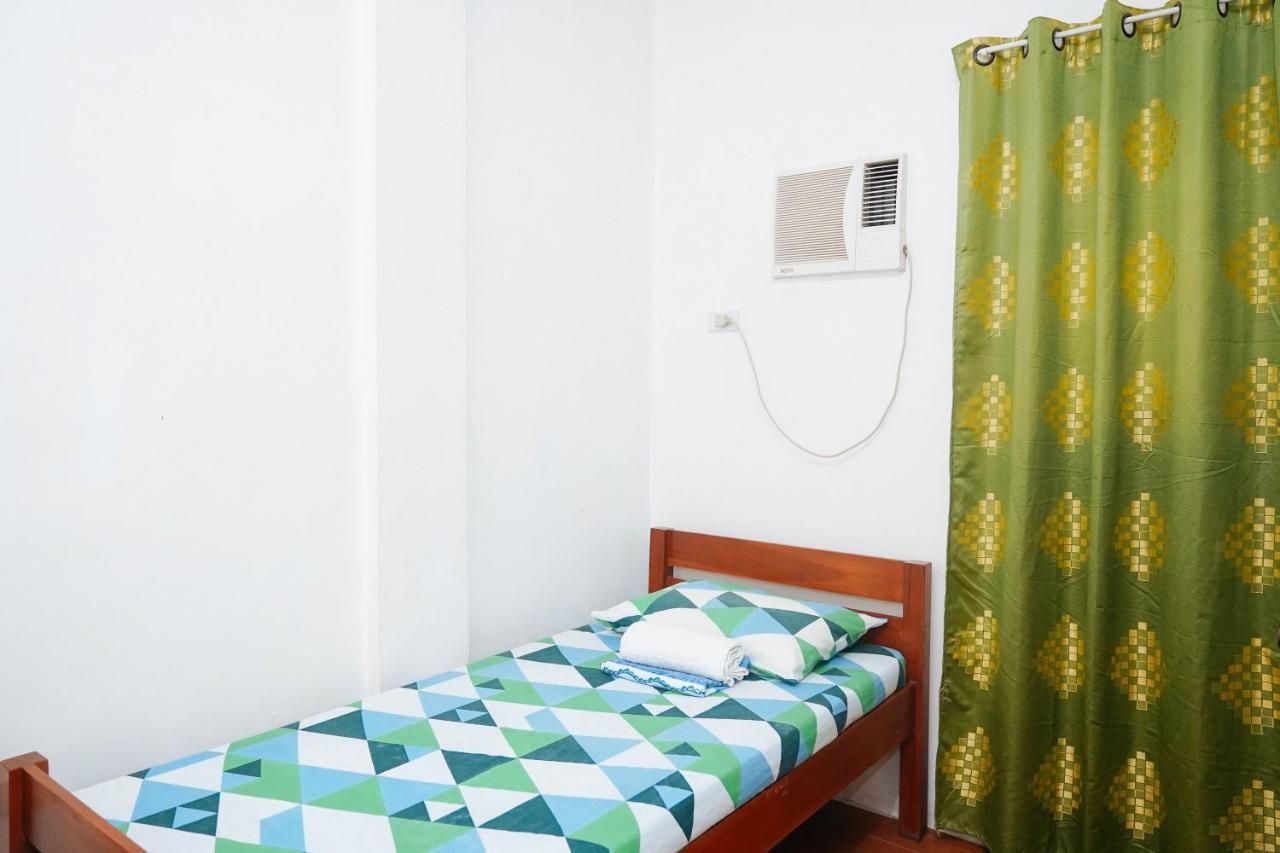C Star Travellers Inn Oslob Dış mekan fotoğraf